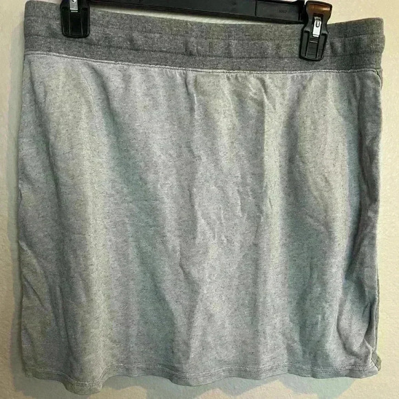 Converse - Picture 2 of 2